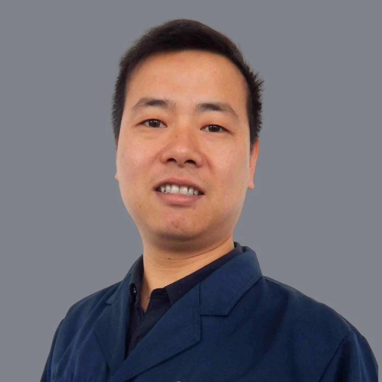 陈 亮